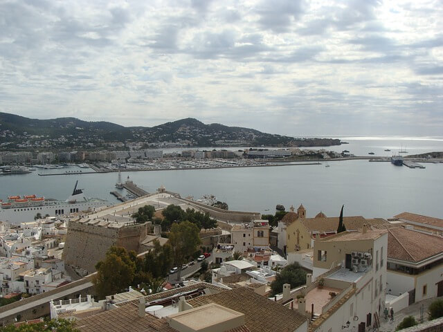 private transfer with chauffeur santa eulalia
