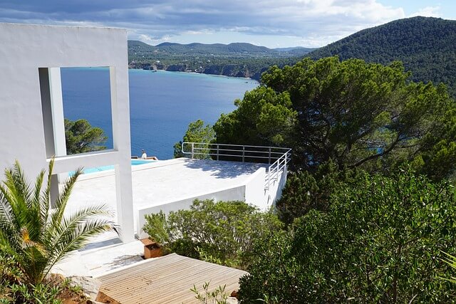 private chauffeur from ibiza airport to ushuaia